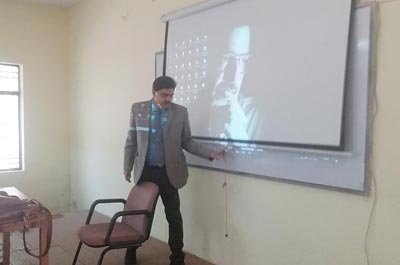 Vice-Chancellor taking class in Department of Business Administration