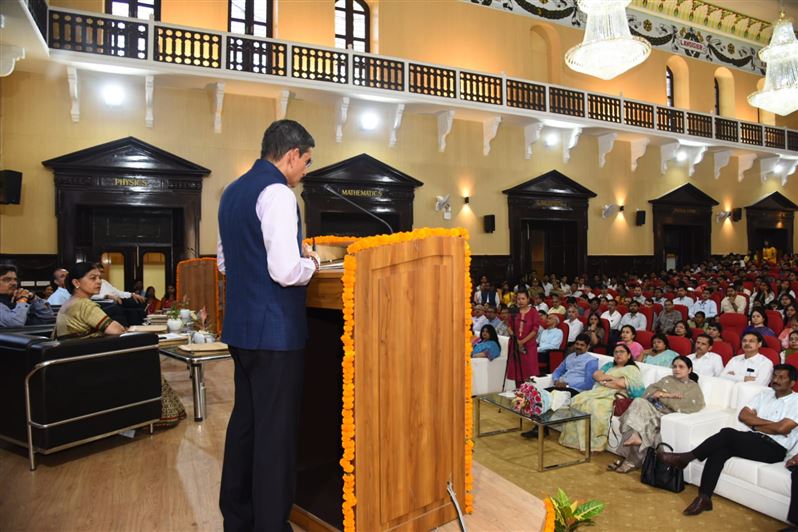 Glimpses of &quot;Prof. V.S. Ram Memorial Lecture&quot;. Organized by the Department of Political Science, University of Lucknow on 20th May, 2023. The Chief guest was His Excellency Mr. R.N. Ravi, Hon&apos;ble Governor, Tamil Nadu. Prof. Alok Kumar Rai, Hon&apos;ble Vice Ch