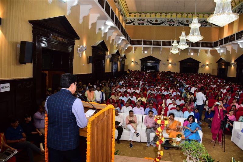 Glimpses of &quot;Prof. V.S. Ram Memorial Lecture&quot;. Organized by the Department of Political Science, University of Lucknow on 20th May, 2023. The Chief guest was His Excellency Mr. R.N. Ravi, Hon&apos;ble Governor, Tamil Nadu. Prof. Alok Kumar Rai, Hon&apos;ble Vice Ch