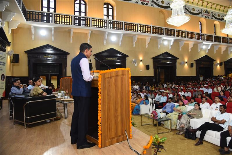 Glimpses of &quot;Prof. V.S. Ram Memorial Lecture&quot;. Organized by the Department of Political Science, University of Lucknow on 20th May, 2023. The Chief guest was His Excellency Mr. R.N. Ravi, Hon&apos;ble Governor, Tamil Nadu. Prof. Alok Kumar Rai, Hon&apos;ble Vice Ch